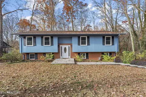 117 Nebraska Ave, Oak Ridge, TN 37830
