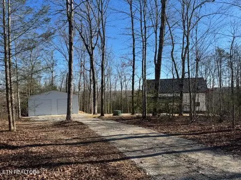 421 Chris Ln, Jamestown, TN 38556