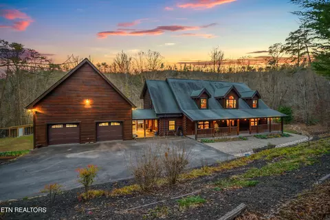 350 Babahatchie Dr, Harriman, TN 37748