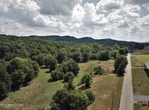297 Bryan Rd, Rutledge, TN 37861