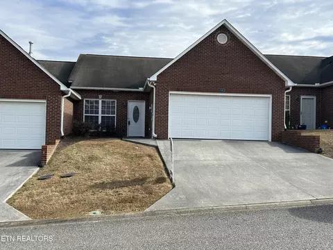7320 Long Shot Ln, Knoxville, TN 37918