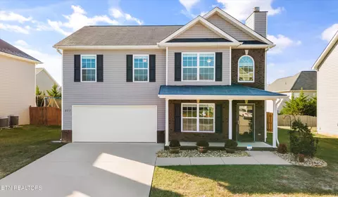 211 Whistlestop Ln, Maryville, TN 37804
