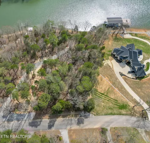 18 Blackberry Ridge Road, Lenoir City, TN 37772