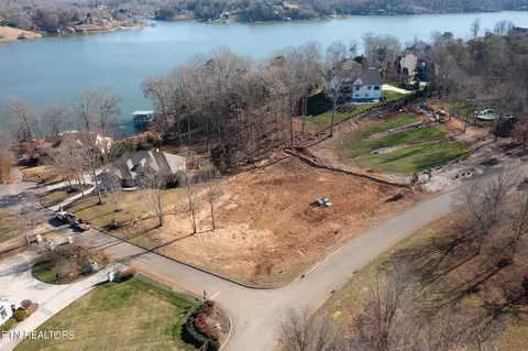 102 Driftwood Ct, Lenoir City, TN 37772