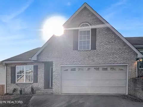 301 El Grande Ln, Lenoir City, TN 37771