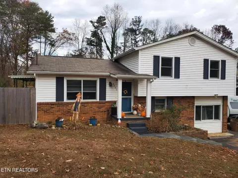 6001 John May Dr, Knoxville, TN 37921
