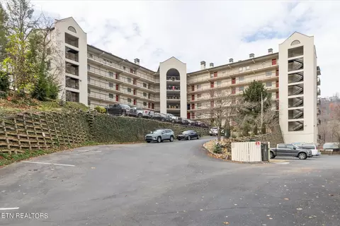 102 Baskins Creek Byp #403, Gatlinburg, TN 37738