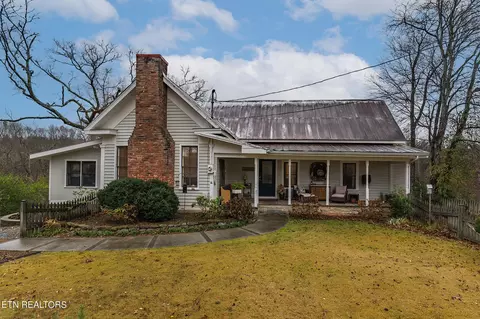 532 Harrisburg Rd, Sevierville, TN 37876