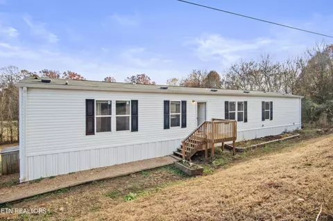 827 Trigonia Rd, Maryville, TN 37801