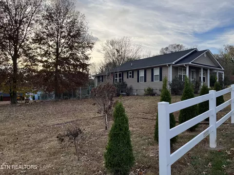 608 Francis St, Athens, TN 37303