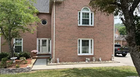 104 Cardinal Ln, Oak Ridge, TN 37830
