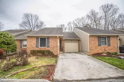 453 Amanda Cir, Knoxville, TN 37922
