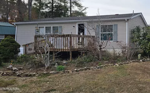 1383 Foster Rd, Lenoir City, TN 37771