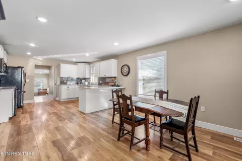 188 N Main St, Oneida, TN 37841 photo 8