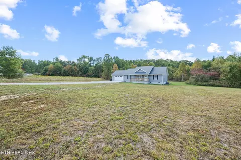 531 Stone Clf Ln, Jamestown, TN 38556