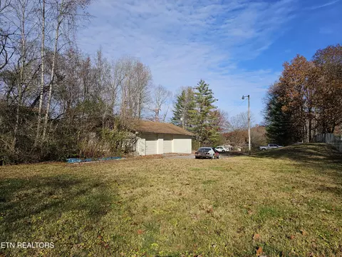 Cedar Circle, Powell, TN 37849 photo 2