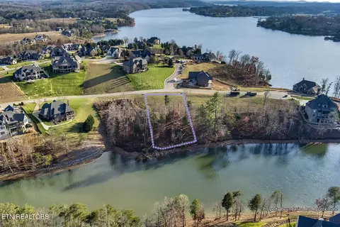 1668 Taffrail Dr, Lenoir City, TN 37772