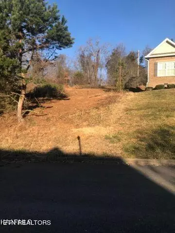 610 Cordova Ln, Lenoir City, TN 37771