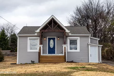 3207 Buffat Mill Rd, Knoxville, TN 37917