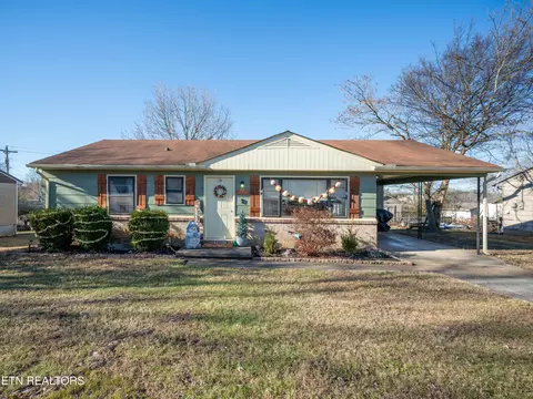 332 Defoe Cir, Maryville, TN 37804