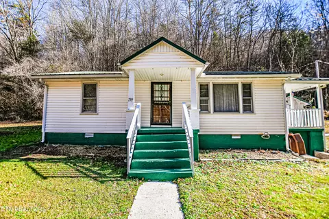 759 Rock Creek Ln, La Follette, TN 37766