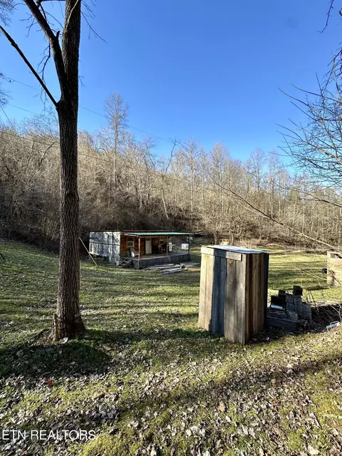 233 Shaw Hollow Rd, New Tazewell, TN 37825