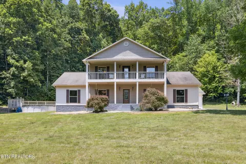 228 Matthew Ln, La Follette, TN 37766
