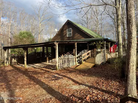 265 Maggie Valley Dr, Jamestown, TN 38556