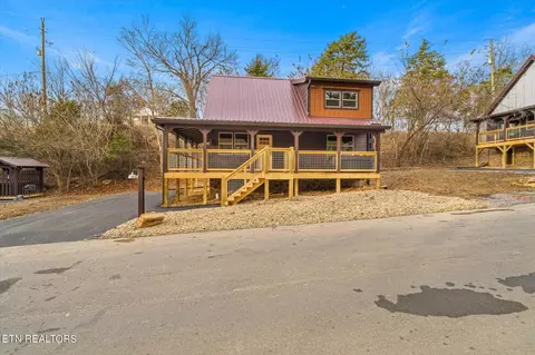 2222 Alpine Village Way, Pigeon Forge, TN 37863