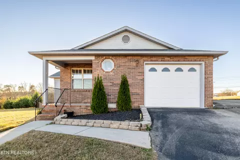 2365 Governors Ct, Maryville, TN 37801