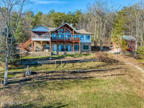 6852 Flats Rd, Tallassee, TN 37878