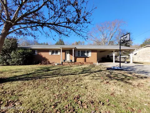 515 Riverside Dr, Clinton, TN 37716