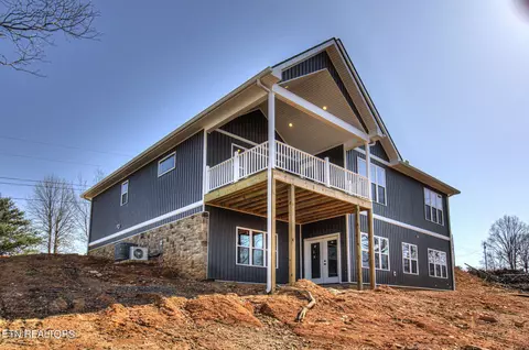300 Woodstock Dr, Rutledge, TN 37861