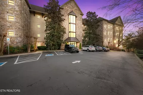 850 Volunteer Landing Ln #302, Knoxville, TN 37915