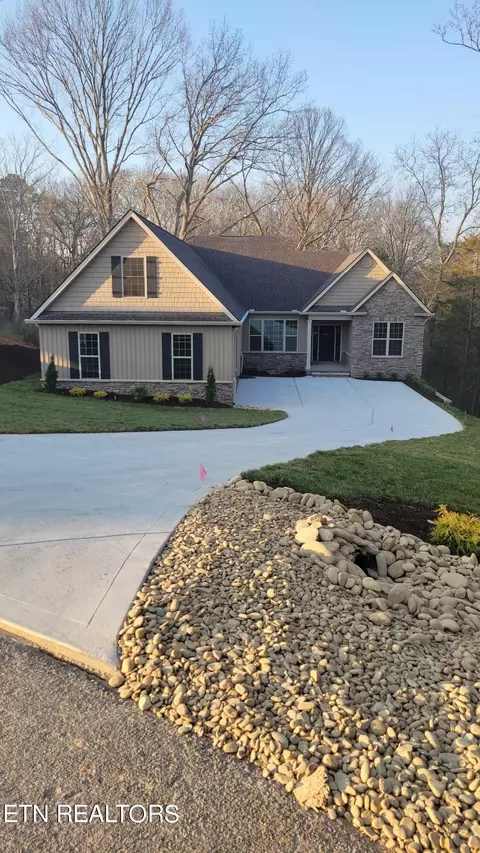 312 Elokwa Ln, Loudon, TN 37774