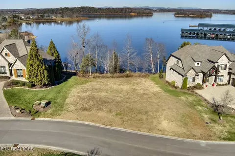1376 Marina Way, Lenoir City, TN 37772