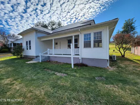 Exterior - 1836 Dr Thomas Walker Rd, Ewing, VA 24248 photo 2 of 18