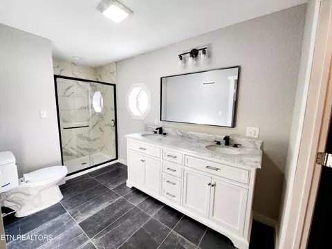 Bath - 1836 Dr Thomas Walker Rd, Ewing, VA 24248 photo 3 of 8