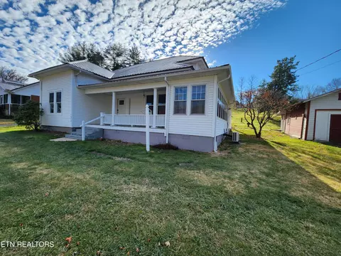Exterior - 1836 Dr Thomas Walker Rd, Ewing, VA 24248 photo 3 of 18