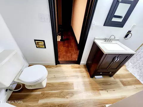 Bath - 1836 Dr Thomas Walker Rd, Ewing, VA 24248 photo 6 of 8