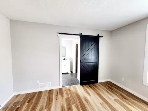 Entry Way - 1836 Dr Thomas Walker Rd, Ewing, VA 24248 photo 1 of 7