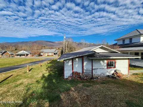 Exterior - 1836 Dr Thomas Walker Rd, Ewing, VA 24248 photo 12 of 18