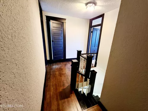Entry Way - 1836 Dr Thomas Walker Rd, Ewing, VA 24248 photo 4 of 7
