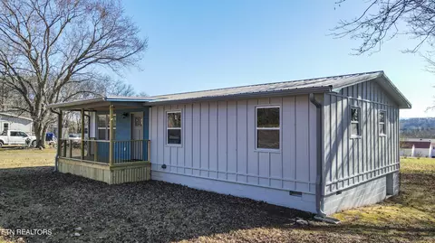1221 Lincoln Dr, Madisonville, TN 37354