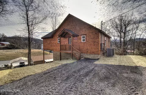 3936 Valley View Drive Dr, Pigeon Forge, TN 37863