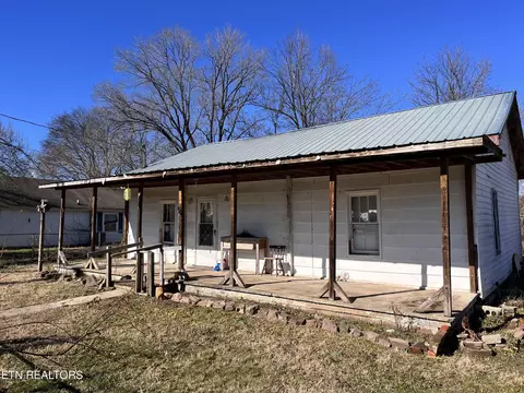 408 Jackson St, Etowah, TN 37331