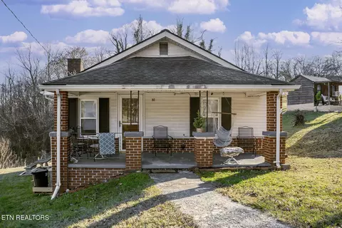 912 E Prospect St, La Follette, TN 37766