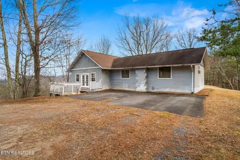 1862 Natures Ln, Sevierville, TN 37862