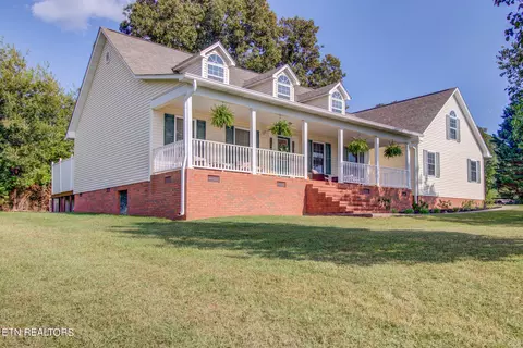 812 Wells Rd, Maryville, TN 37801