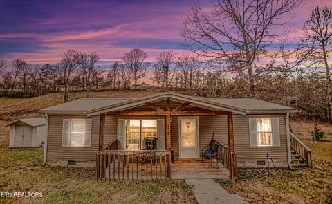 134 Mac Ivey Lane Ln, La Follette, TN 37766